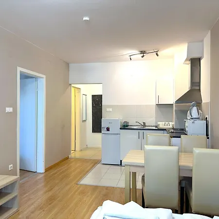 Prime - Modern 1 Bedroom With 2 Balcony & Parking Included